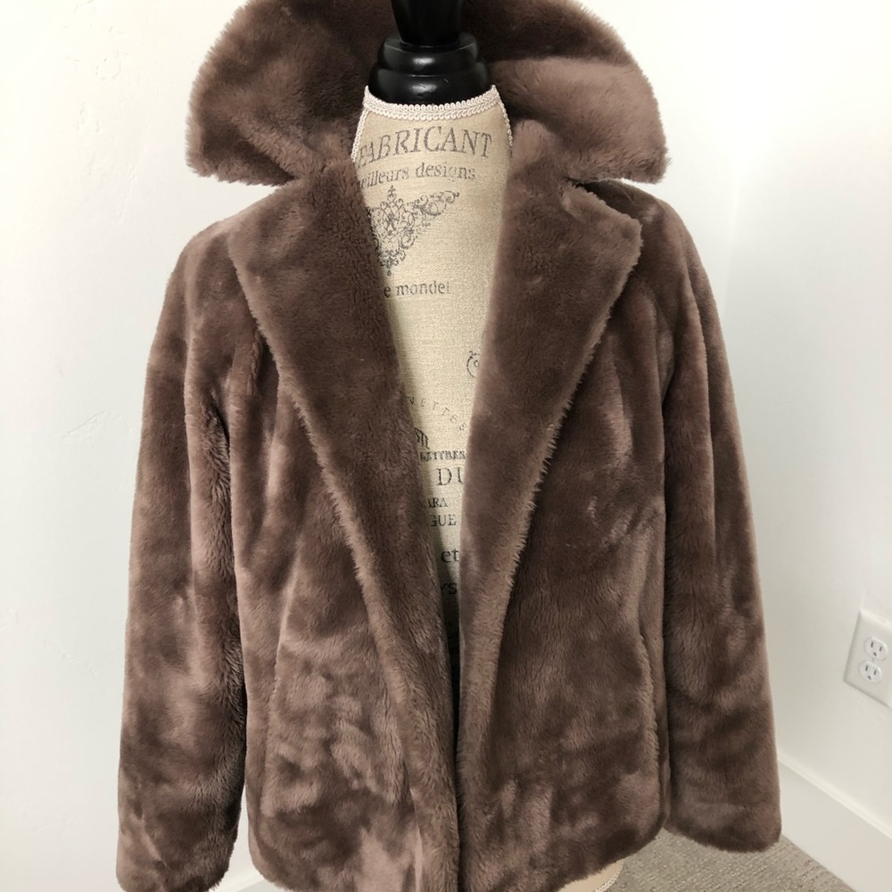 Womens short faux fur vintage coat